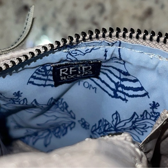 NWT Oliver Thomas Quilted Champagne Crossbody Cellphone RFID Blocking Purse New - Picture 5 of 12